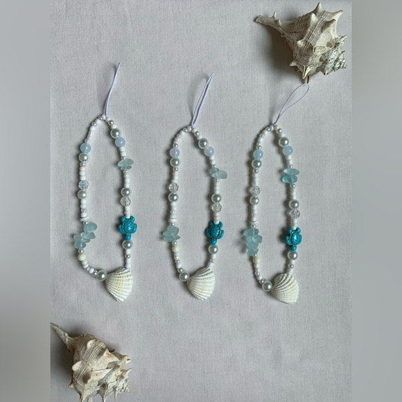 5/$20 (ENTIRE SHOP CLEARANCE) “Ocean Breeze” Sea Turtle phone strap / charm - Picture 3 of 6